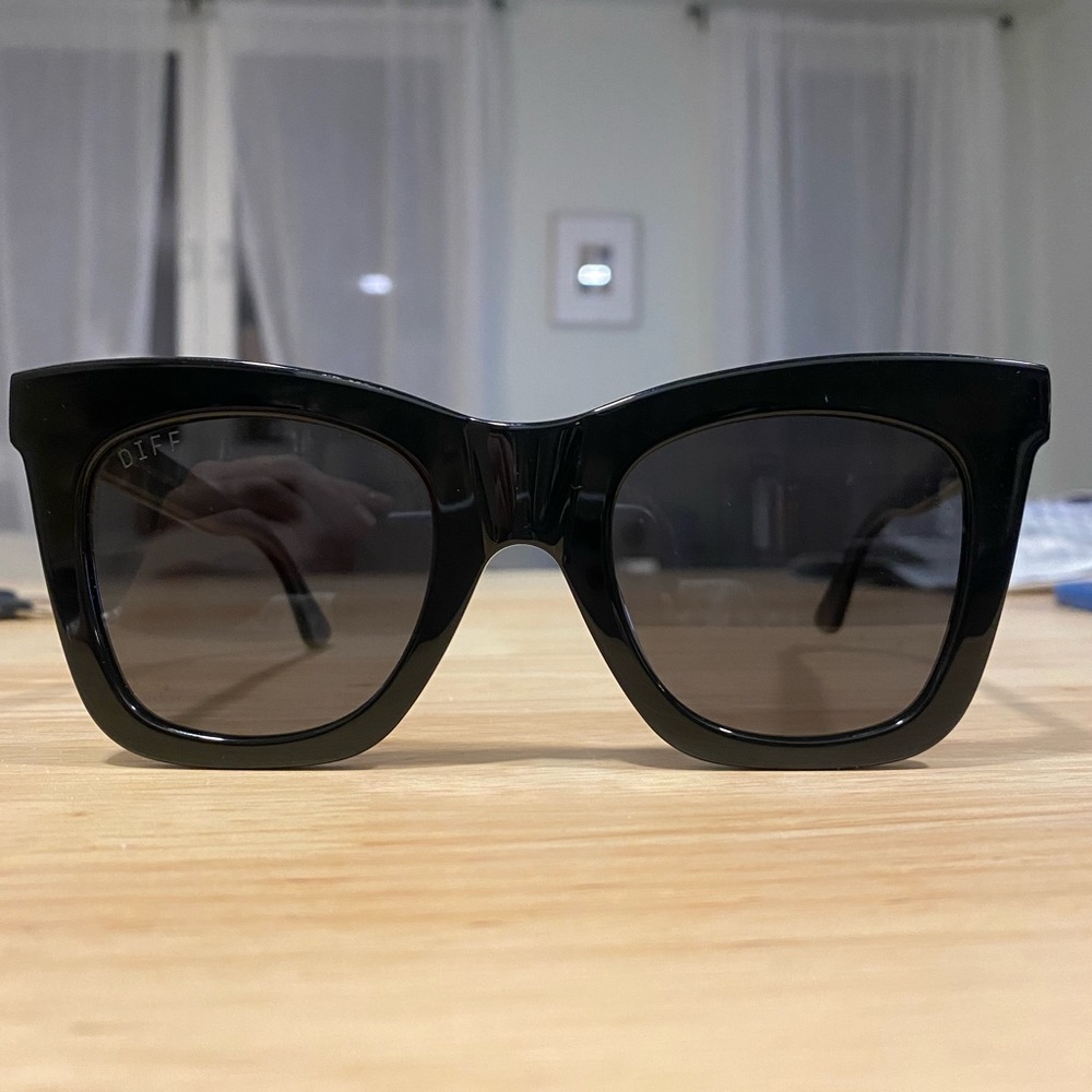 Never worn DIFF sunglasses